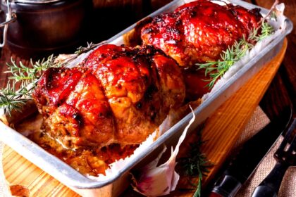 tamo-ristorante-braciola-di-maiale-saporita-secondo-la-ricetta-tradizionale-non-serve-piu-battere-la