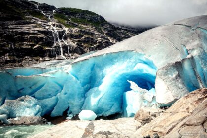 tamo-ristorante-cose-insolite-riemerse-dal-ghiaccio-che-si-scioglie-gli-scienziati-parlano-di-una-sc