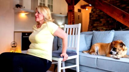 tamo-ristorante-dopo-i-60-anni-meno-stretching-piu-mobilita-3-esercizi-semplici-sulla-sedia-per-scio