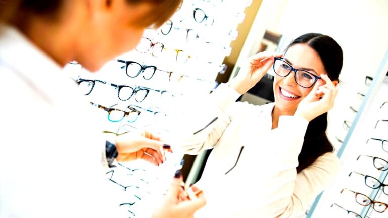 tamo-ristorante-i-trucchi-infallibili-per-pulire-gli-occhiali-senza-aloni-e-senza-graffi-secondo-gli