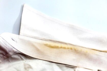 tamo-ristorante-il-tuo-bucato-bianco-sta-ingiallendo-ecco-come-sbiancarlo-con-il-bicarbonato