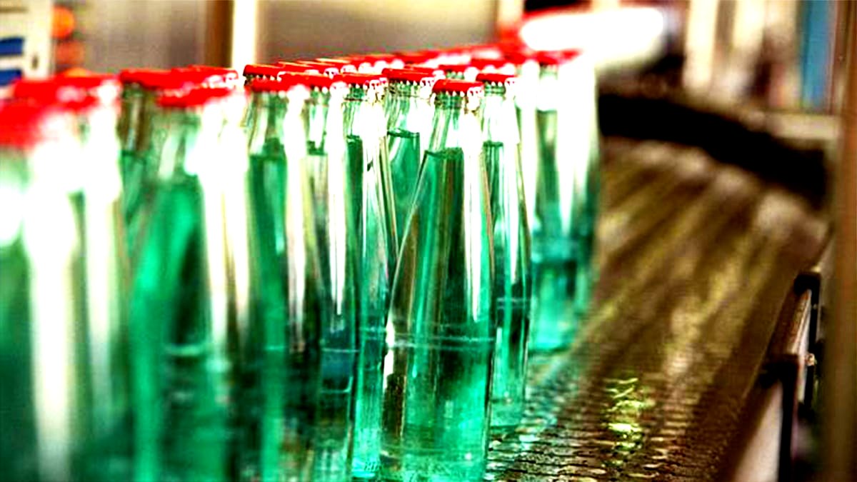 tamo-ristorante-microplastiche-presenti-in-queste-bibite-ecco-le-bevande-da-evitare-assolutamente