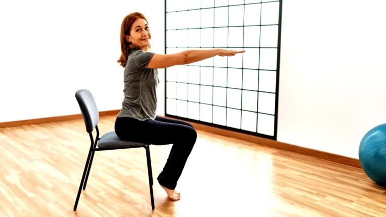 tamo-ristorante-piu-di-55-anni-prova-questo-allenamento-sulla-sedia-di-8-minuti-per-ritrovare-tono-e