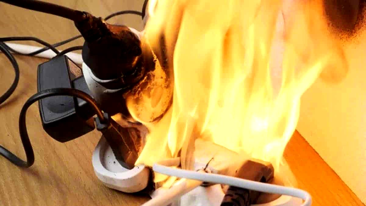 tamo-ristorante-questo-posto-dove-molti-mettono-una-multipresa-puo-causare-incendi-gravi-senza-saper