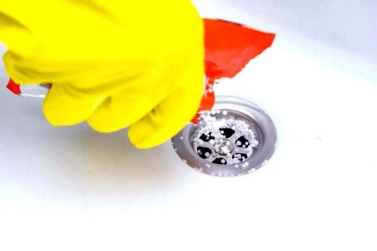 tamo-ristorante-questo-trucco-consigliato-dagli-idraulici-permette-di-pulire-gli-scarichi-senza-acet