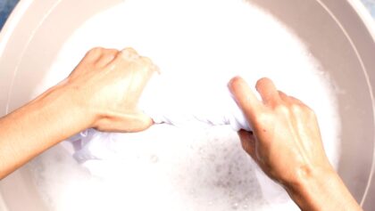 tamo-ristorante-si-dice-che-sia-una-bomba-sbiancante-mettetene-due-cucchiai-nella-lavatrice-e-funzio